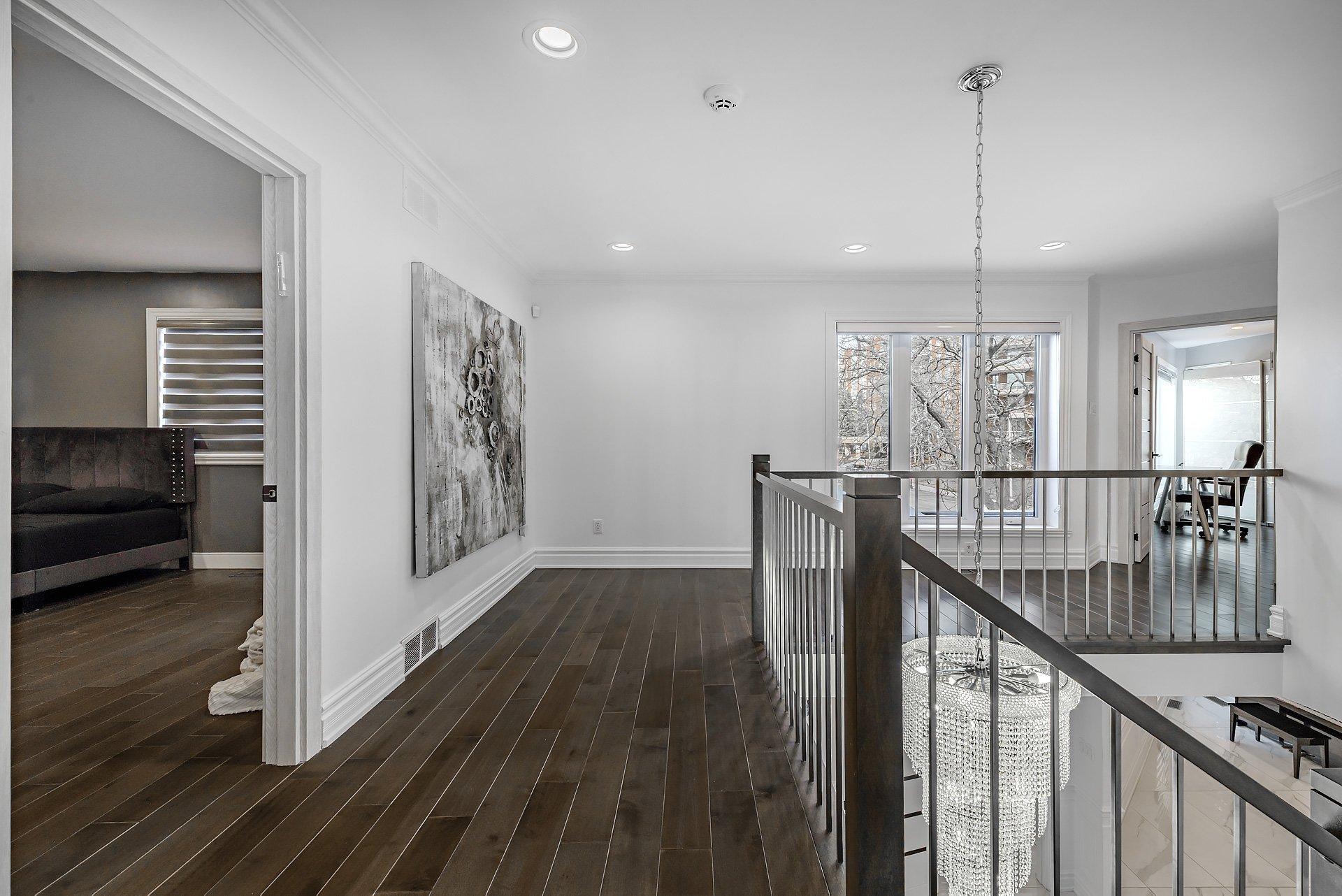 









5886


Av. Beethoven

,
Côte-Saint-Luc,




QC
H4W3C8

