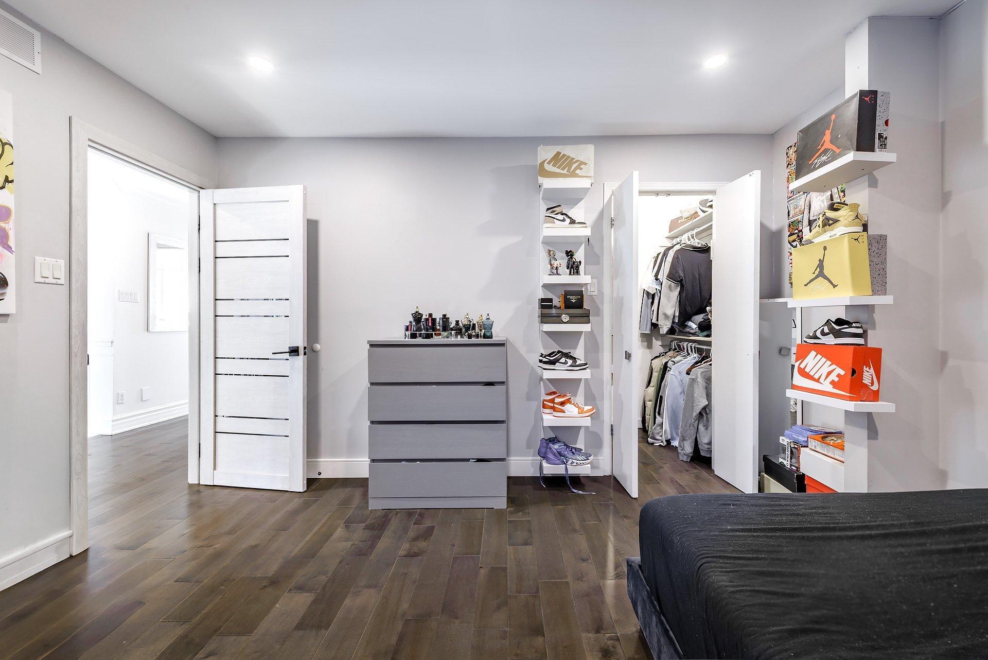 









5886


Av. Beethoven

,
Côte-Saint-Luc,




QC
H4W3C8

