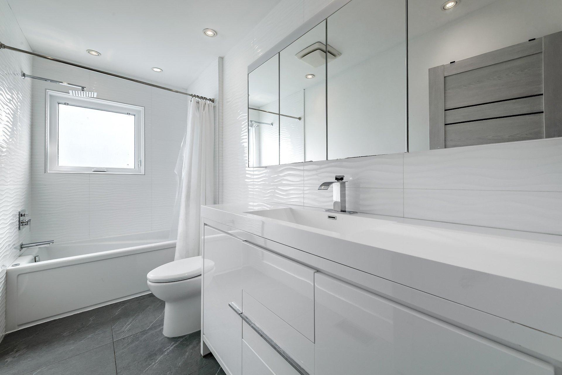 









5886


Av. Beethoven

,
Côte-Saint-Luc,




QC
H4W3C8

