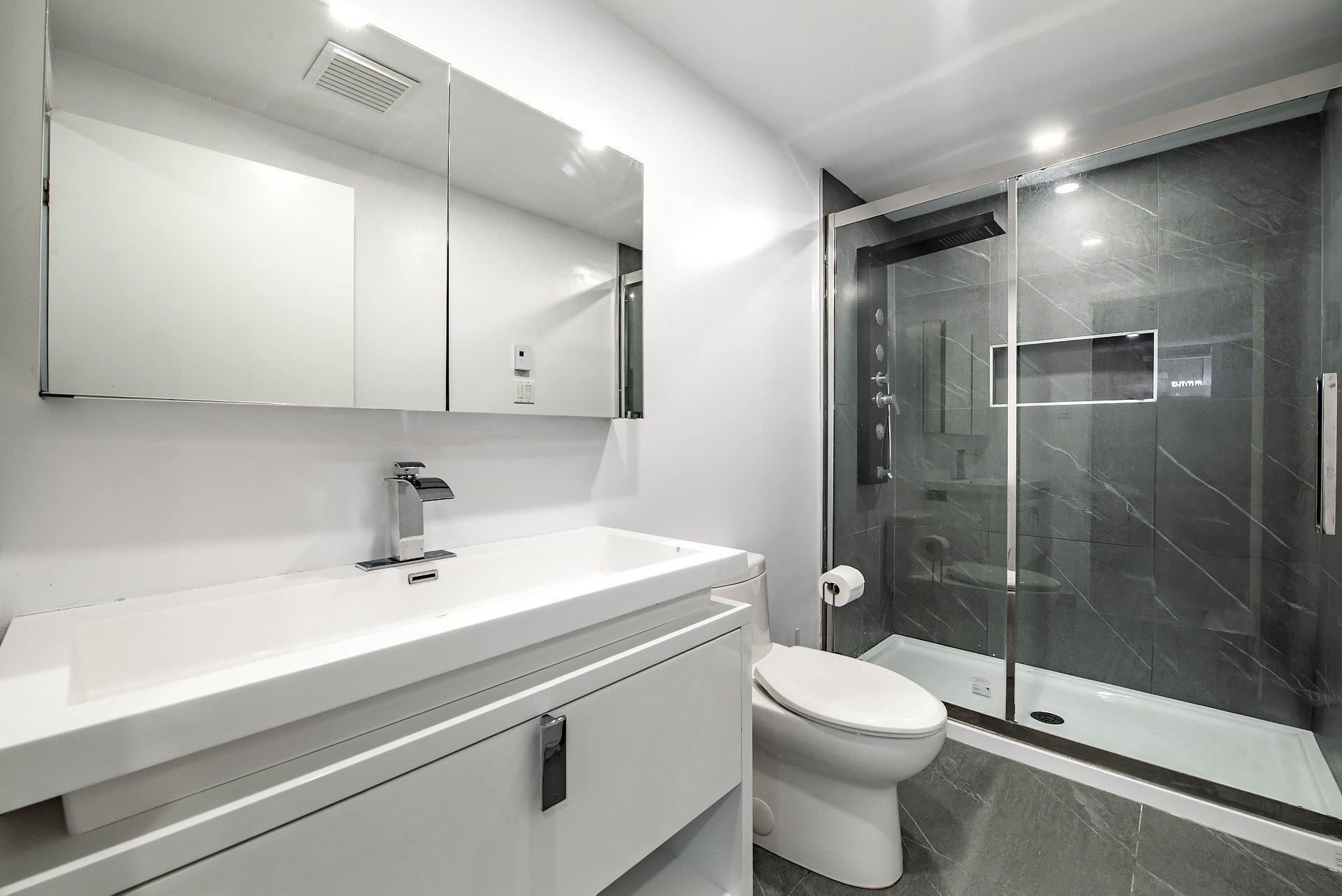 









5886


Av. Beethoven

,
Côte-Saint-Luc,




QC
H4W3C8

