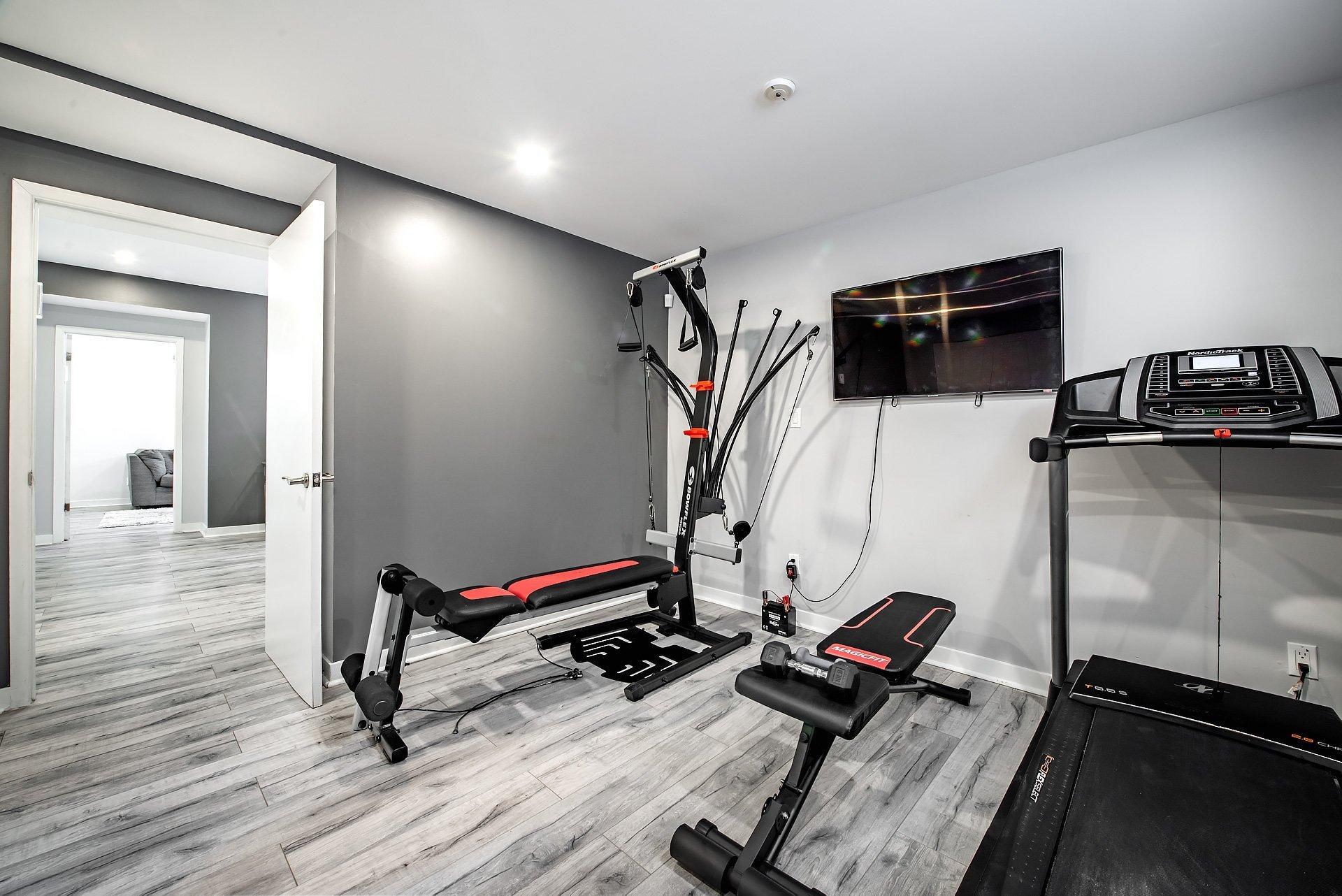









5886


Av. Beethoven

,
Côte-Saint-Luc,




QC
H4W3C8

