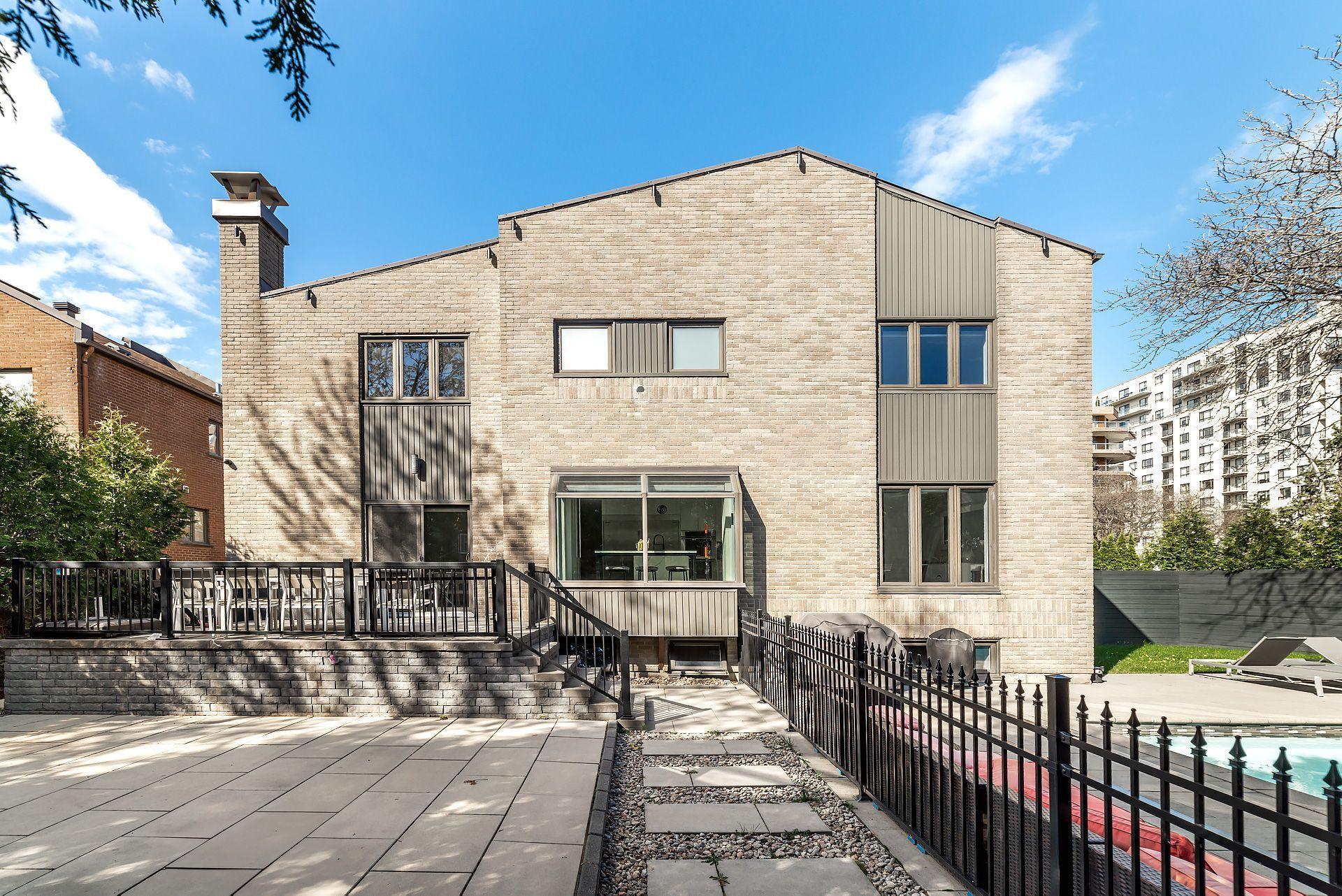 









5886


Av. Beethoven

,
Côte-Saint-Luc,




QC
H4W3C8

