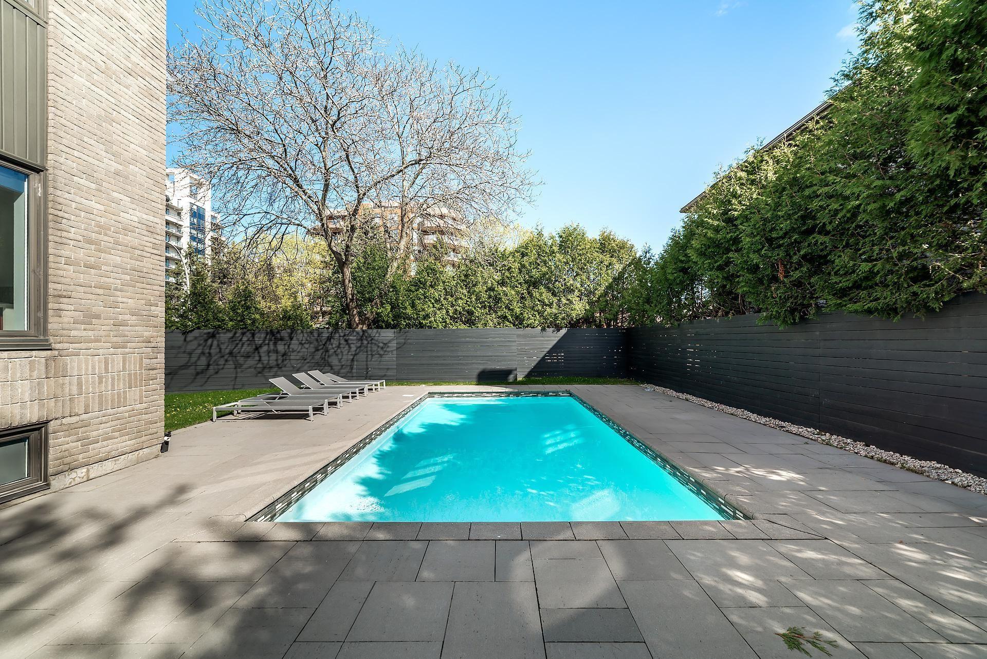 









5886


Av. Beethoven

,
Côte-Saint-Luc,




QC
H4W3C8

