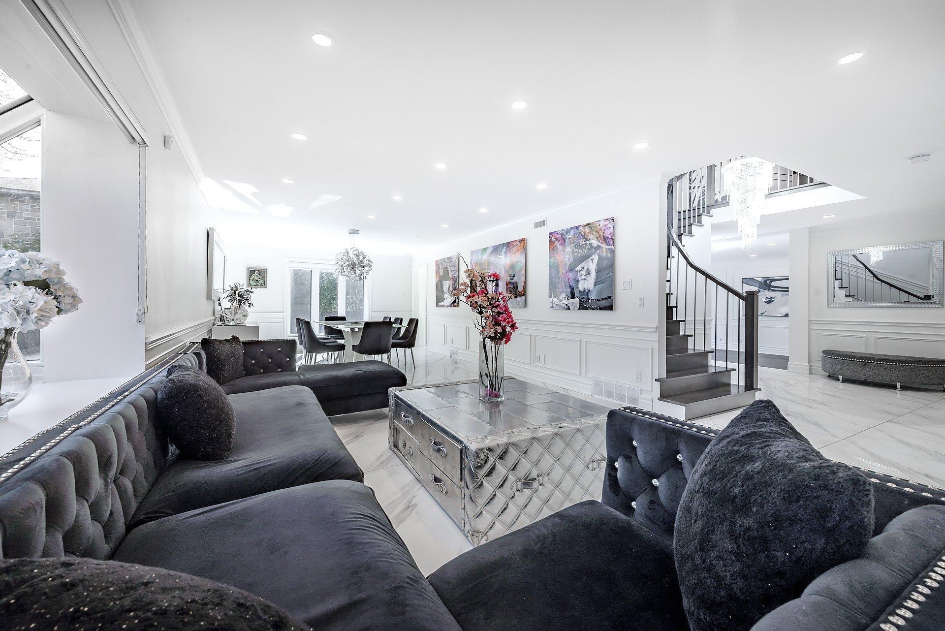 









5886


Av. Beethoven

,
Côte-Saint-Luc,




QC
H4W3C8

