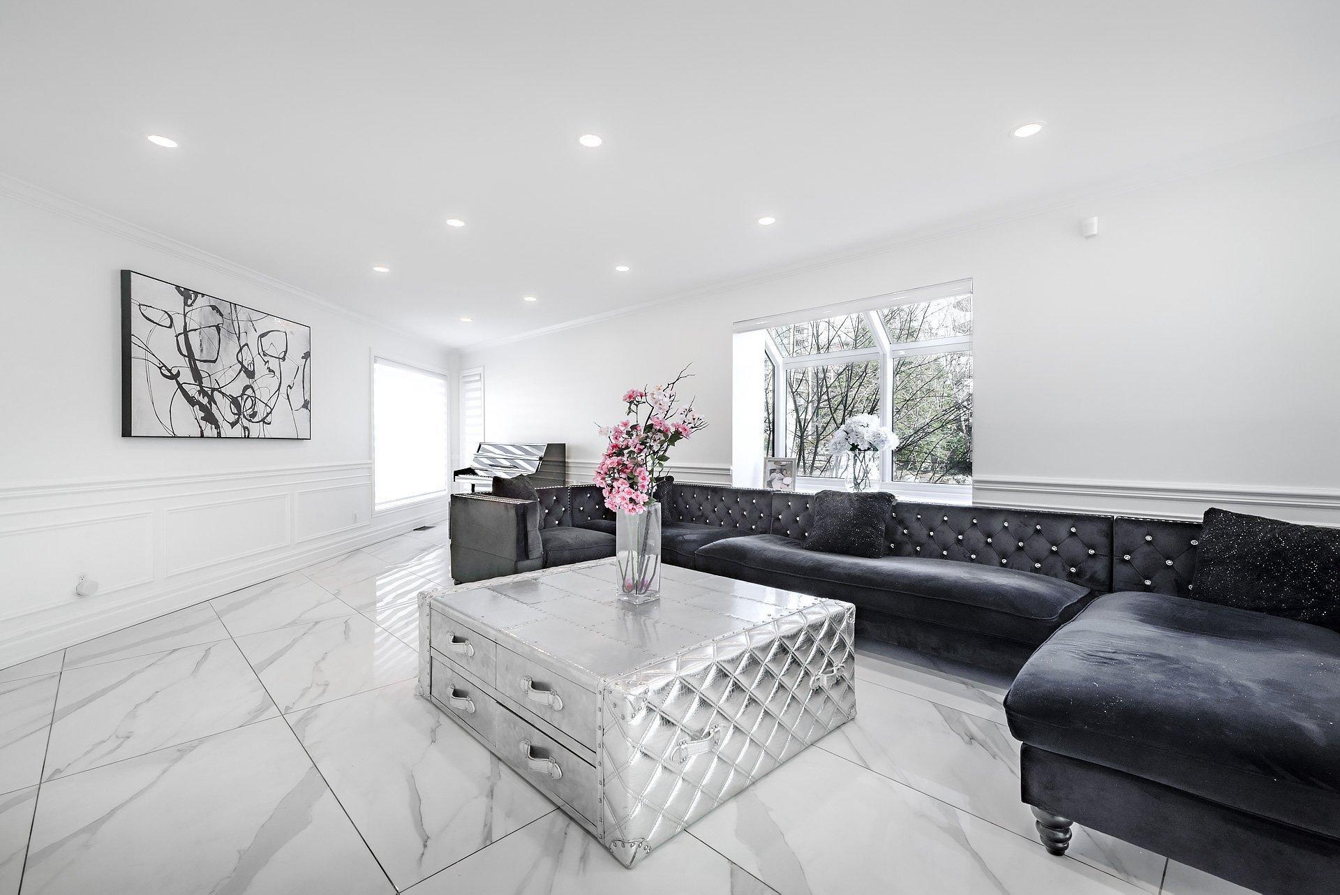 









5886


Av. Beethoven

,
Côte-Saint-Luc,




QC
H4W3C8


