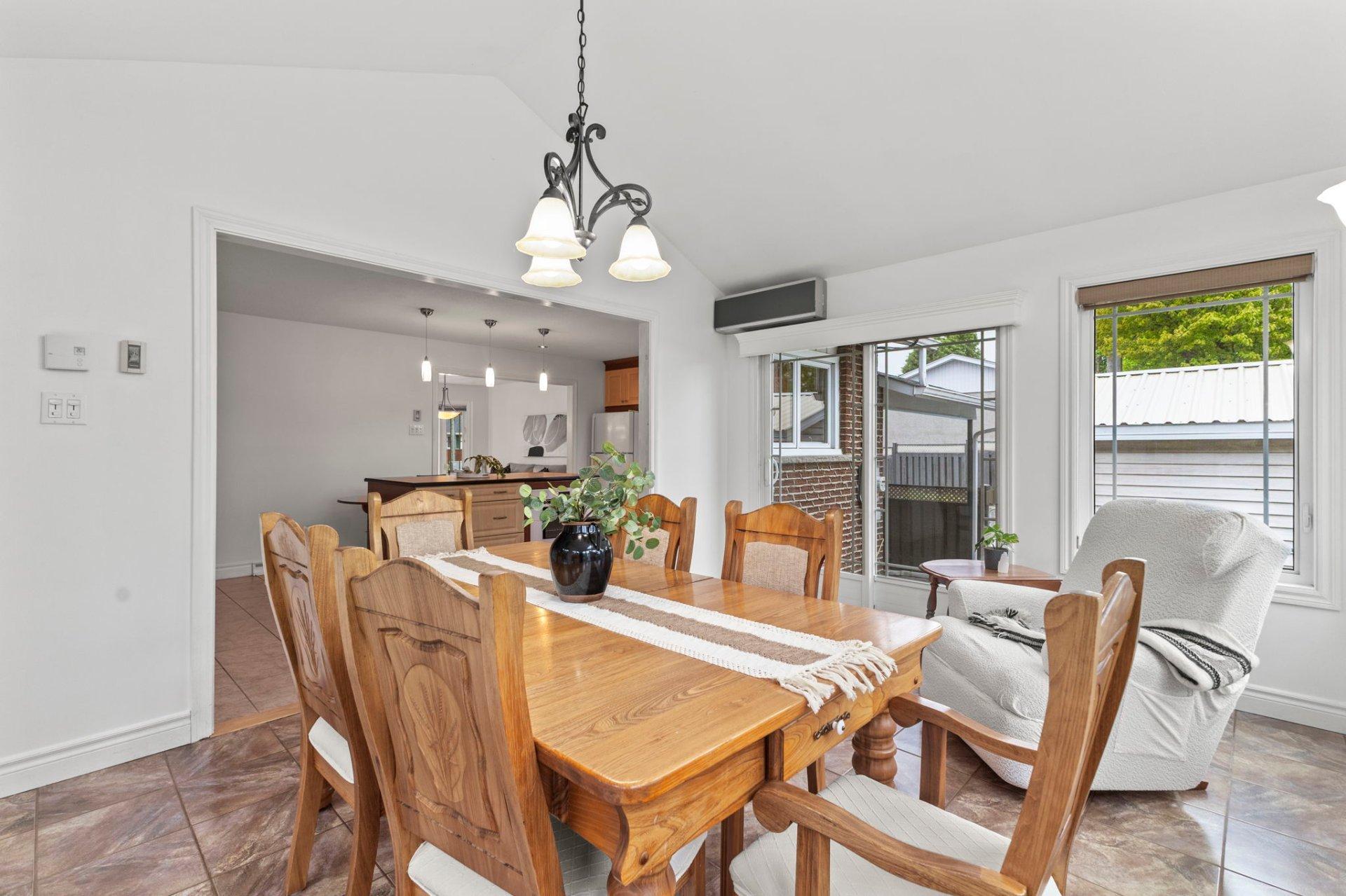 









37


Rue d'Alençon

,
Gatineau (Gatineau),




QC
J8T4N7

