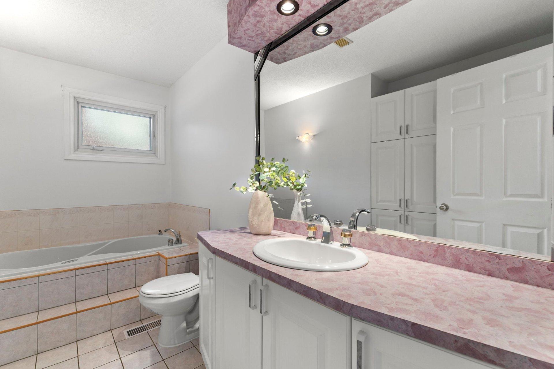 









37


Rue d'Alençon

,
Gatineau (Gatineau),




QC
J8T4N7

