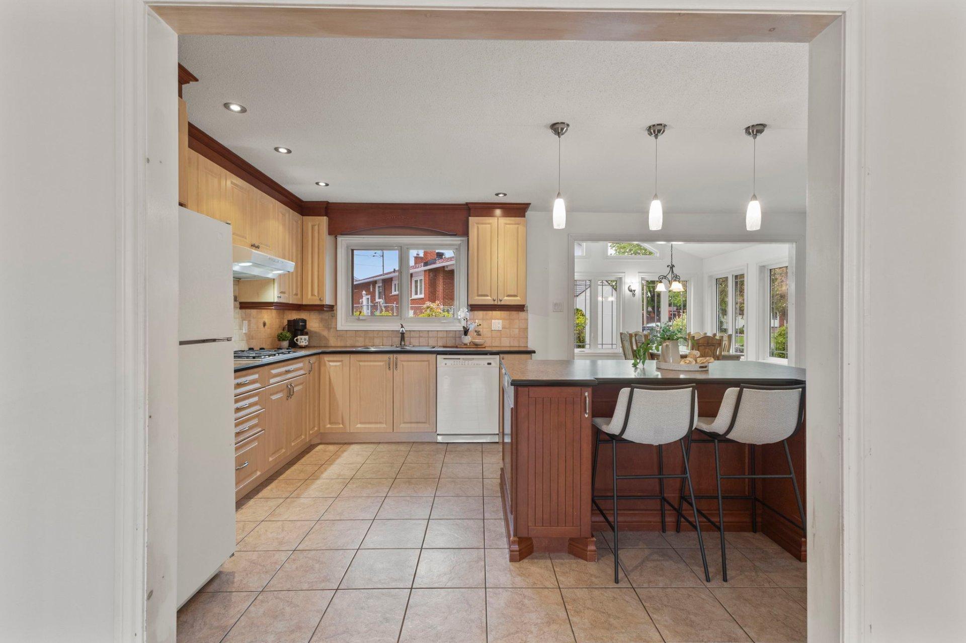 









37


Rue d'Alençon

,
Gatineau (Gatineau),




QC
J8T4N7

