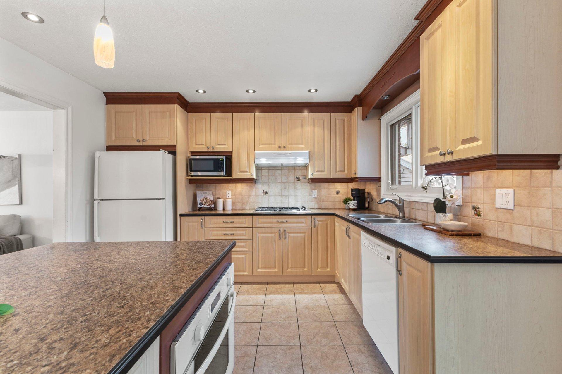 









37


Rue d'Alençon

,
Gatineau (Gatineau),




QC
J8T4N7

