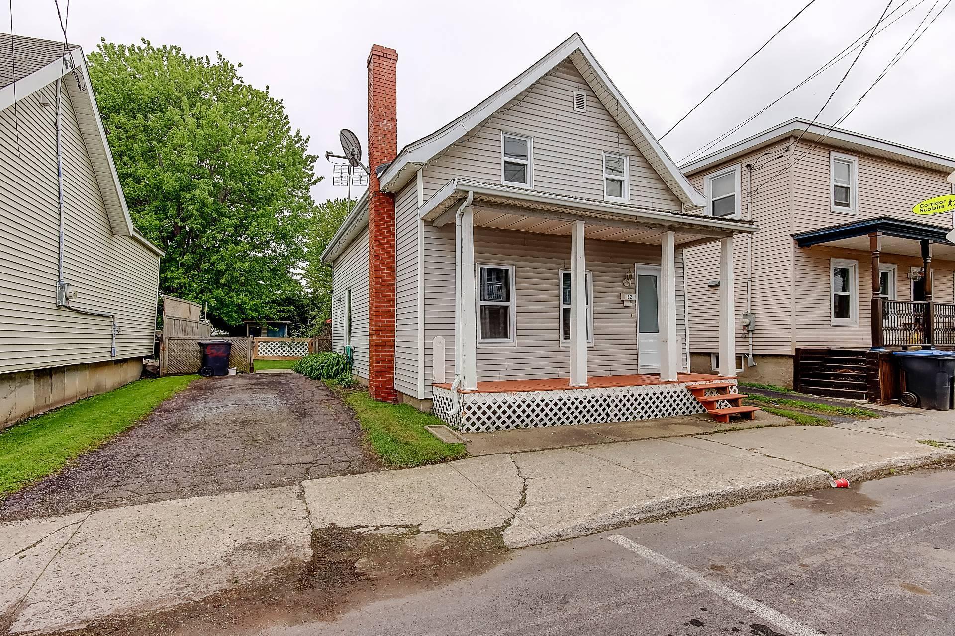 









62


Rue De Salaberry

,
Saint-Jean-sur-Richelieu,




QC
J3B6P9

