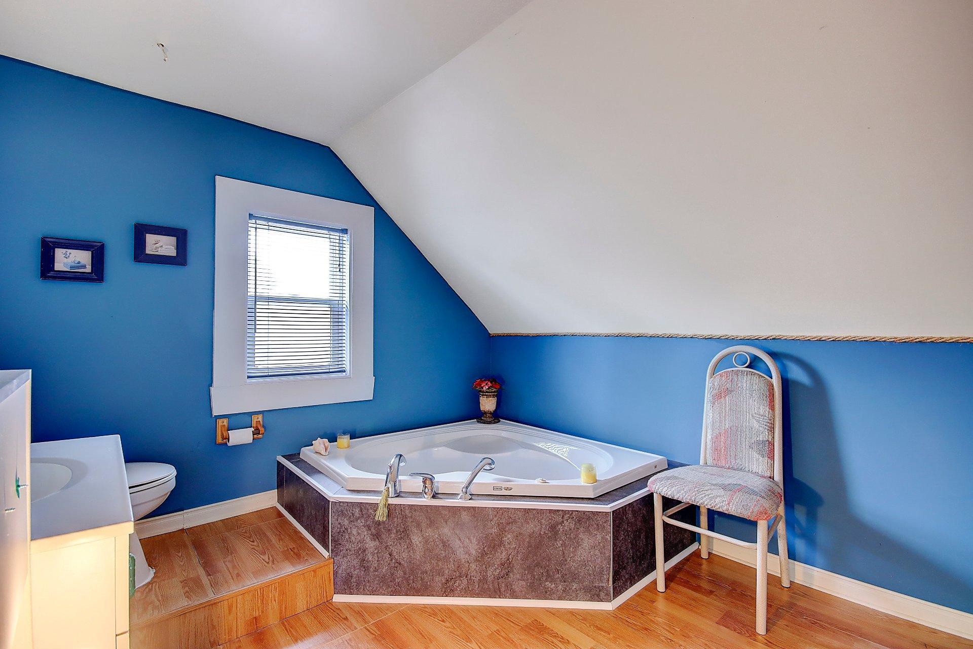 









62


Rue De Salaberry

,
Saint-Jean-sur-Richelieu,




QC
J3B6P9

