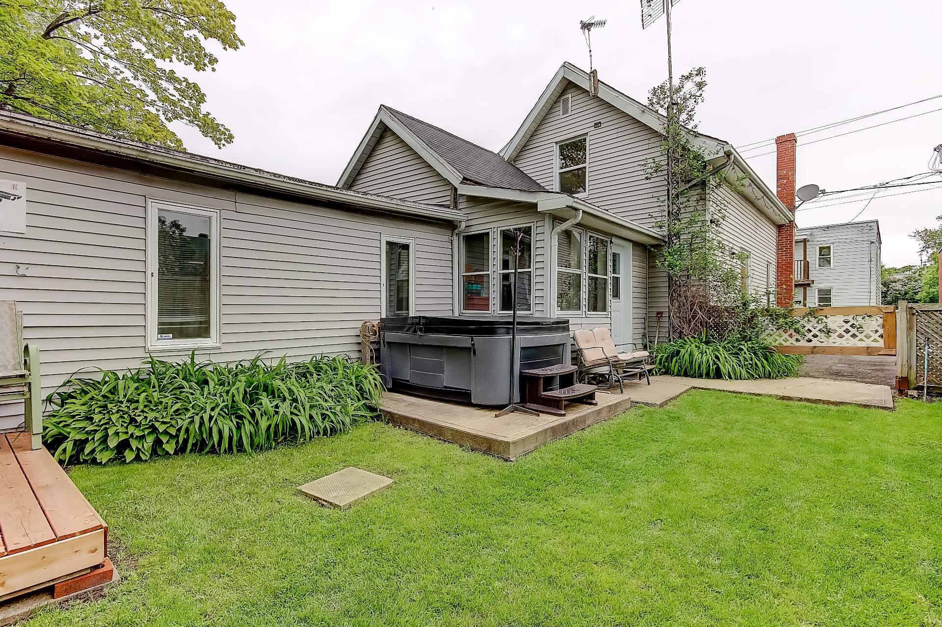 









62


Rue De Salaberry

,
Saint-Jean-sur-Richelieu,




QC
J3B6P9

