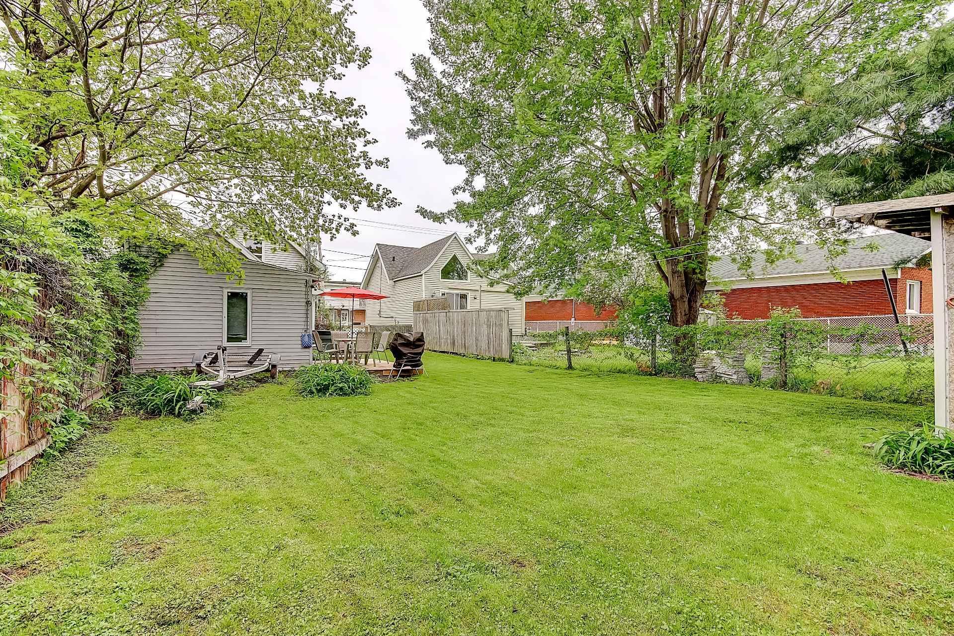 









62


Rue De Salaberry

,
Saint-Jean-sur-Richelieu,




QC
J3B6P9

