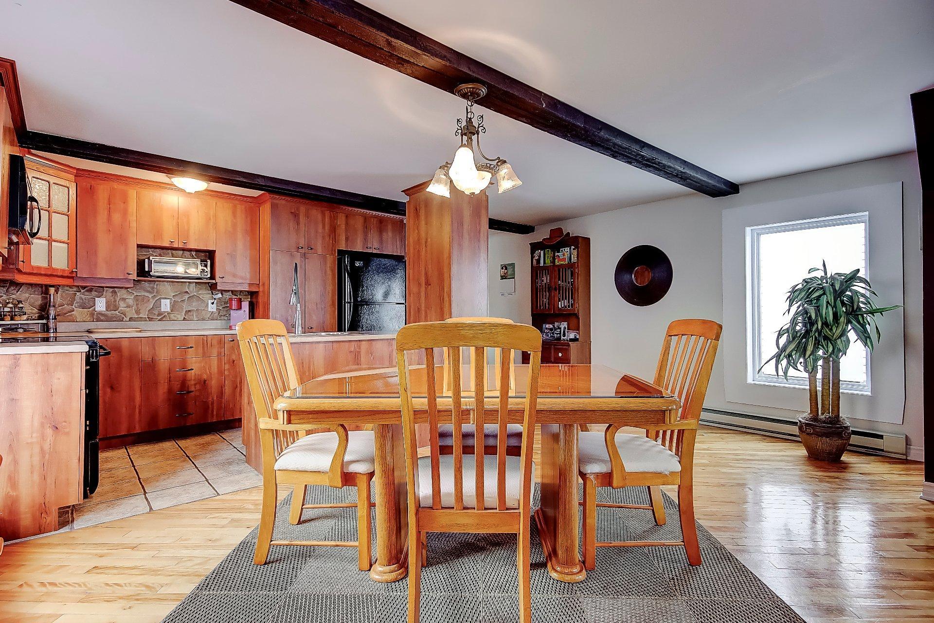 









62


Rue De Salaberry

,
Saint-Jean-sur-Richelieu,




QC
J3B6P9

