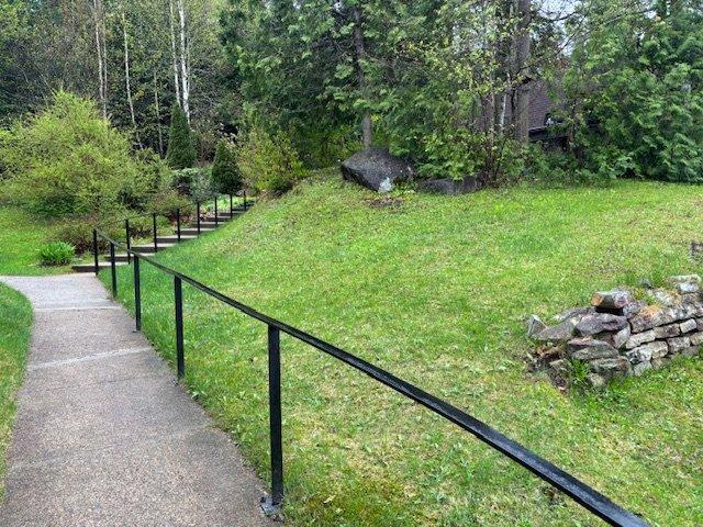 









208


Rue Desjardins

,
Sainte-Agathe-des-Monts,




QC
J8C2W9


