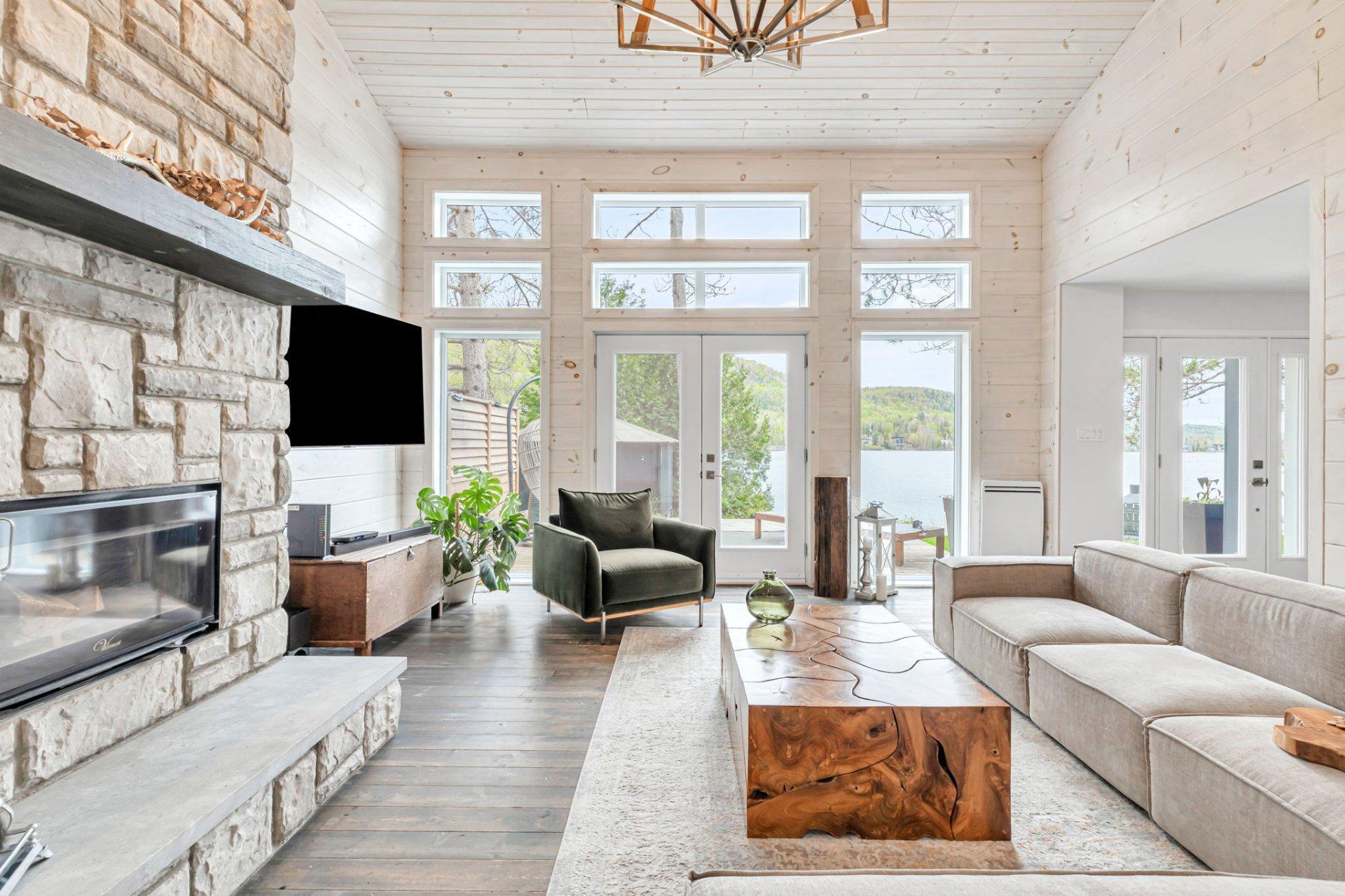 









2020


Ch. du Lac-Ste-Rose N.

,
Mandeville,




QC
J0K1L0

