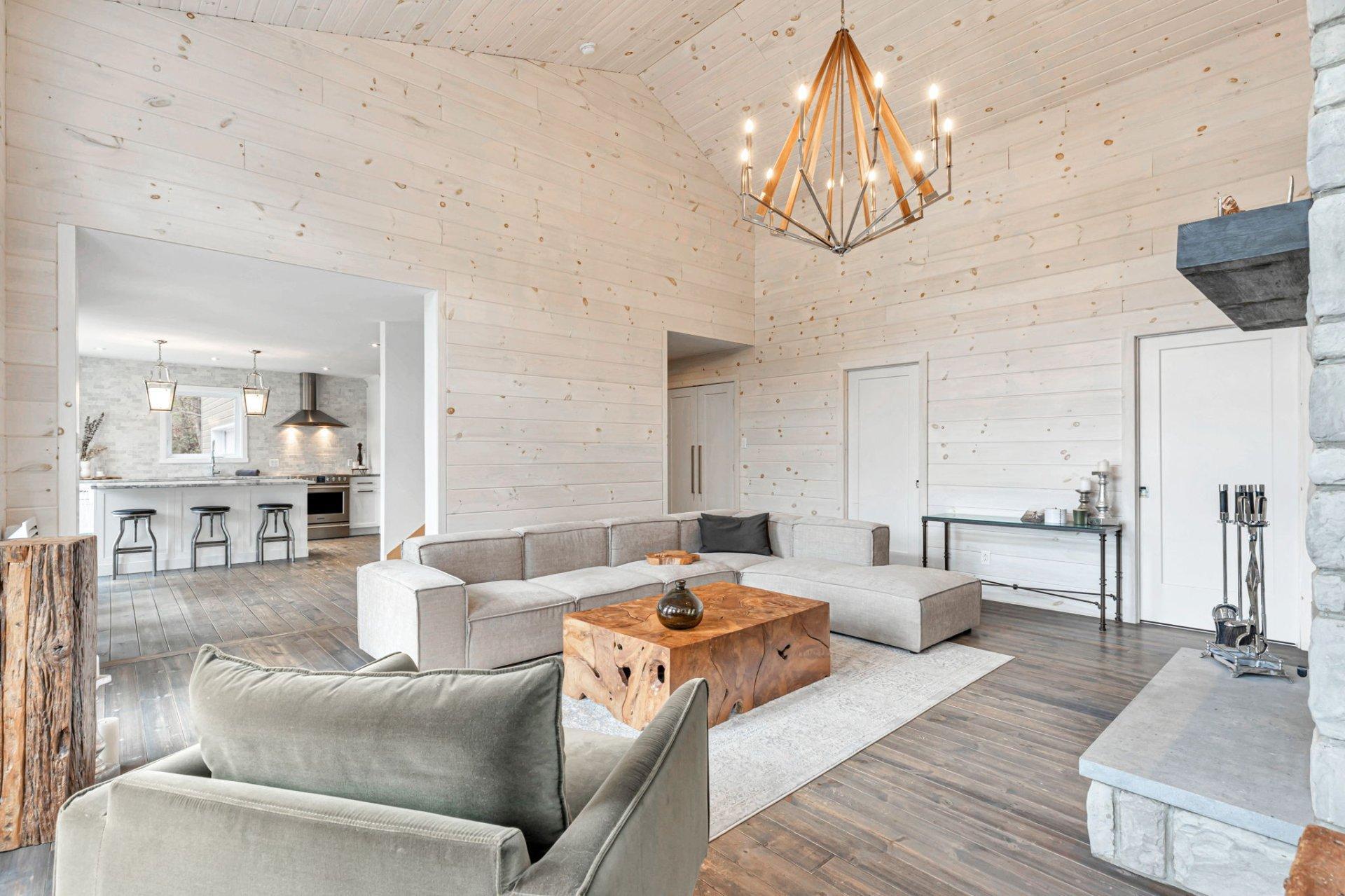 









2020


Ch. du Lac-Ste-Rose N.

,
Mandeville,




QC
J0K1L0


