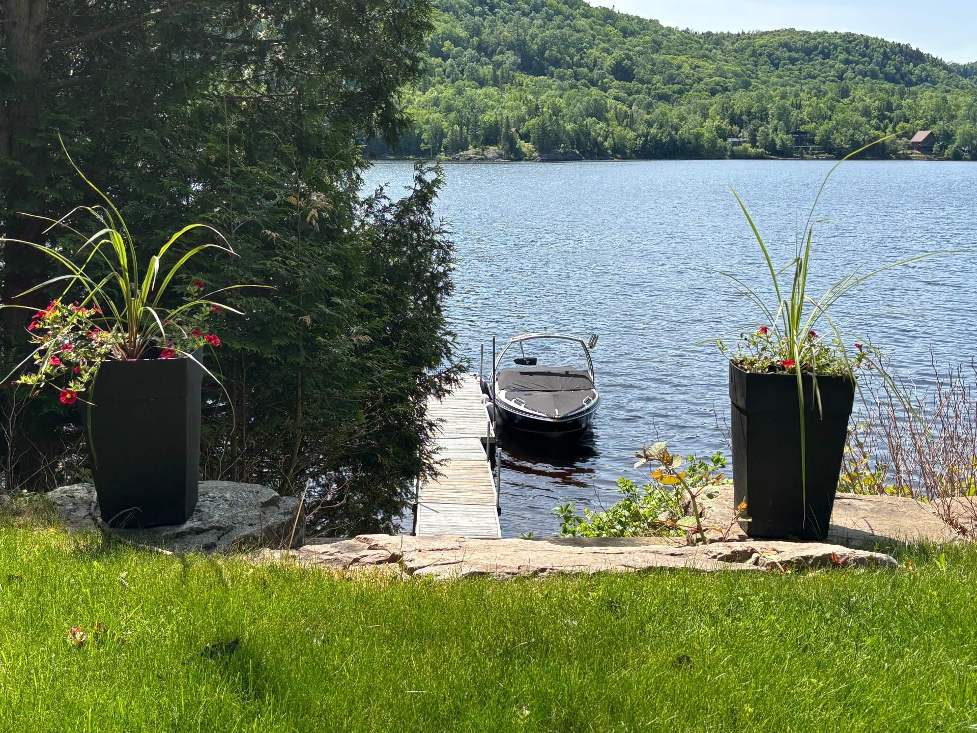 









2020


Ch. du Lac-Ste-Rose N.

,
Mandeville,




QC
J0K1L0

