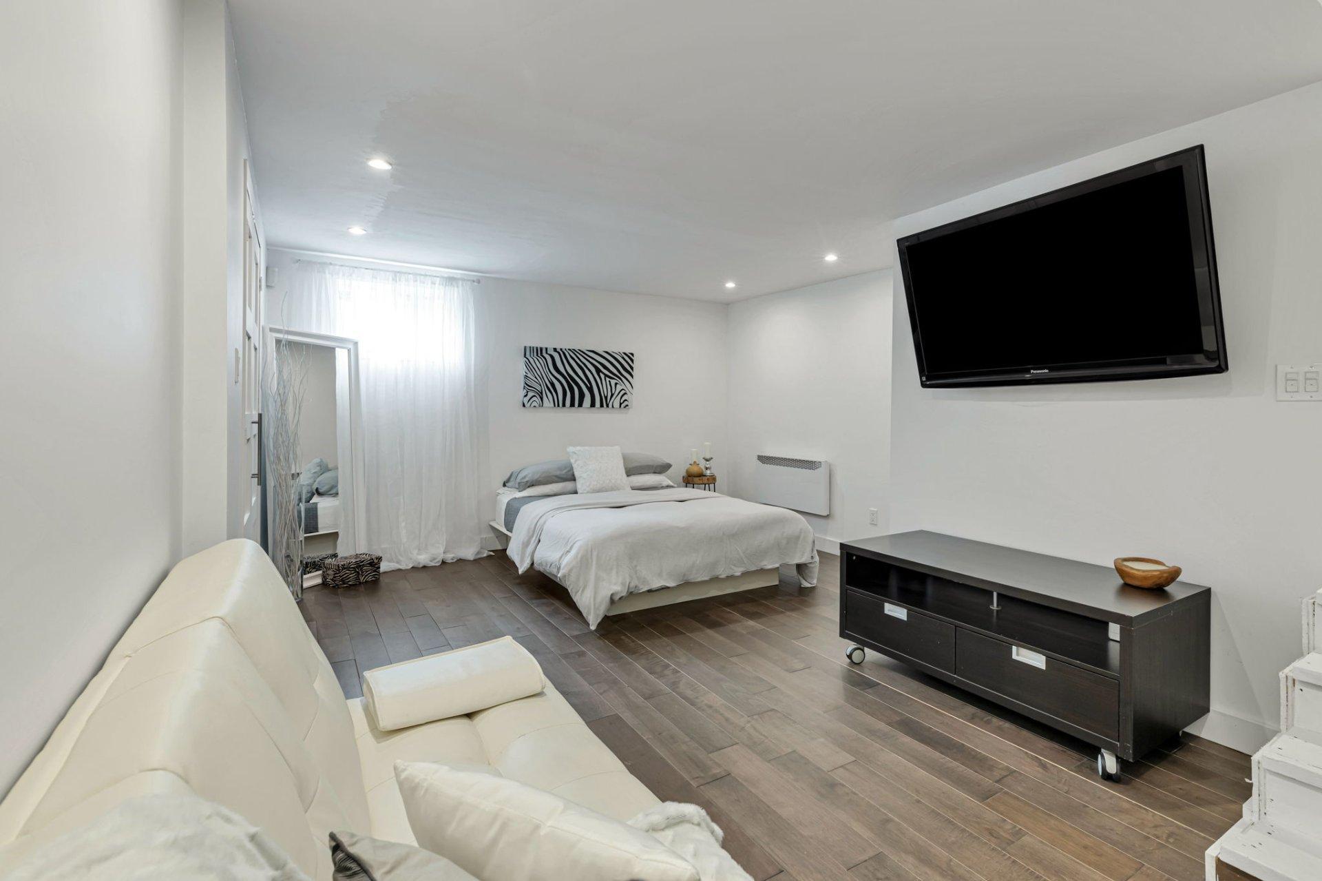 









2020


Ch. du Lac-Ste-Rose N.

,
Mandeville,




QC
J0K1L0

