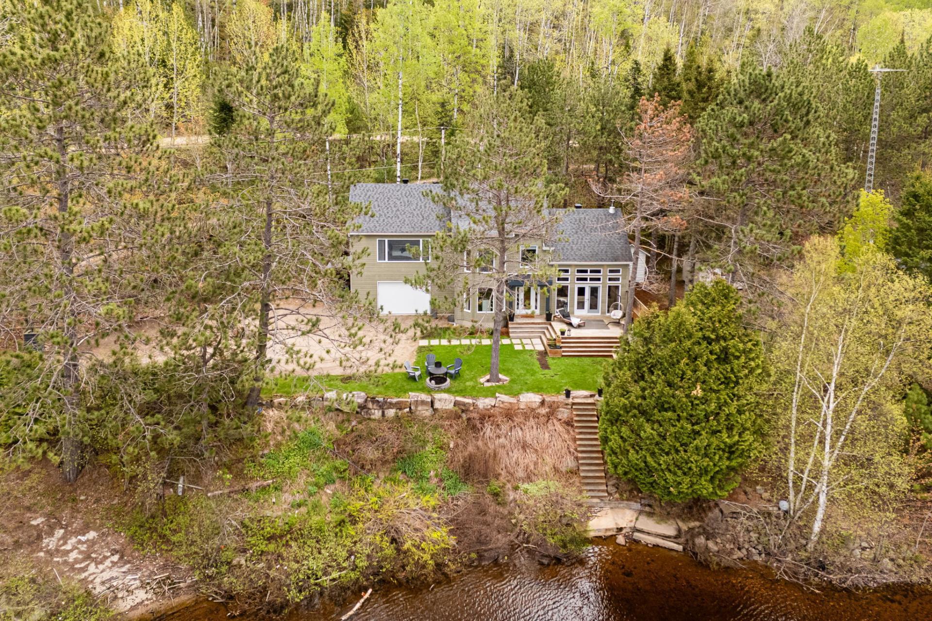 









2020


Ch. du Lac-Ste-Rose N.

,
Mandeville,




QC
J0K1L0

