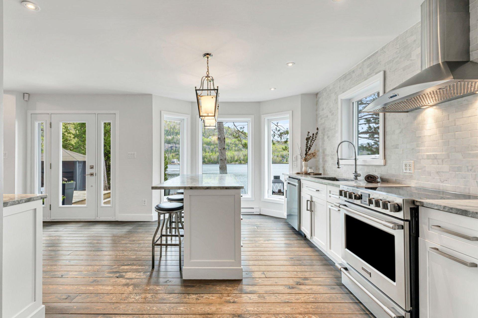 









2020


Ch. du Lac-Ste-Rose N.

,
Mandeville,




QC
J0K1L0

