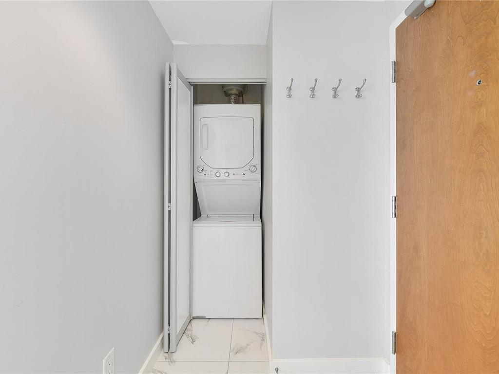 









732


Cormorant

St, 301,
Victoria,




BC
V8W 4A5

