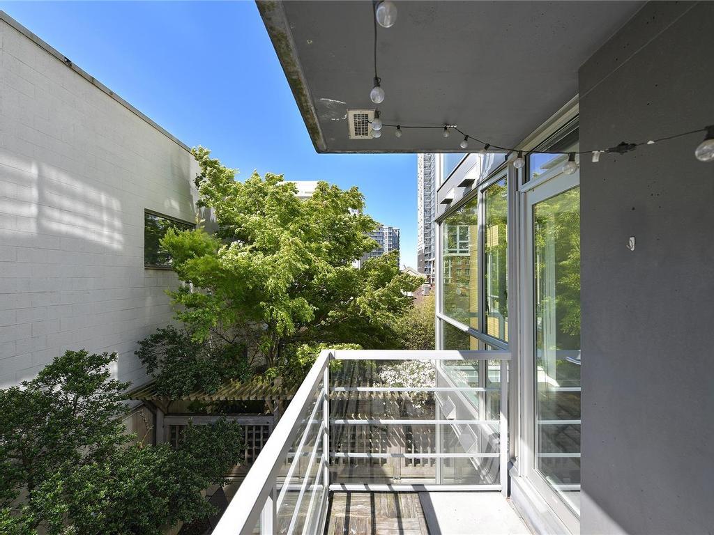 









732


Cormorant

St, 301,
Victoria,




BC
V8W 4A5

