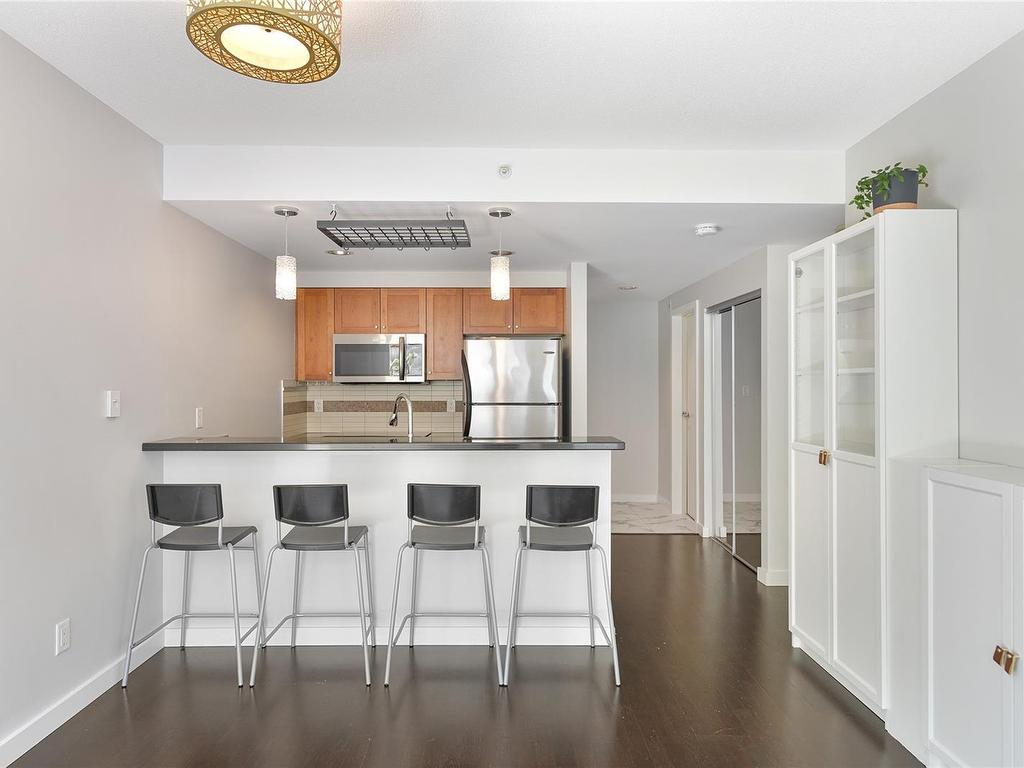 









732


Cormorant

St, 301,
Victoria,




BC
V8W 4A5


