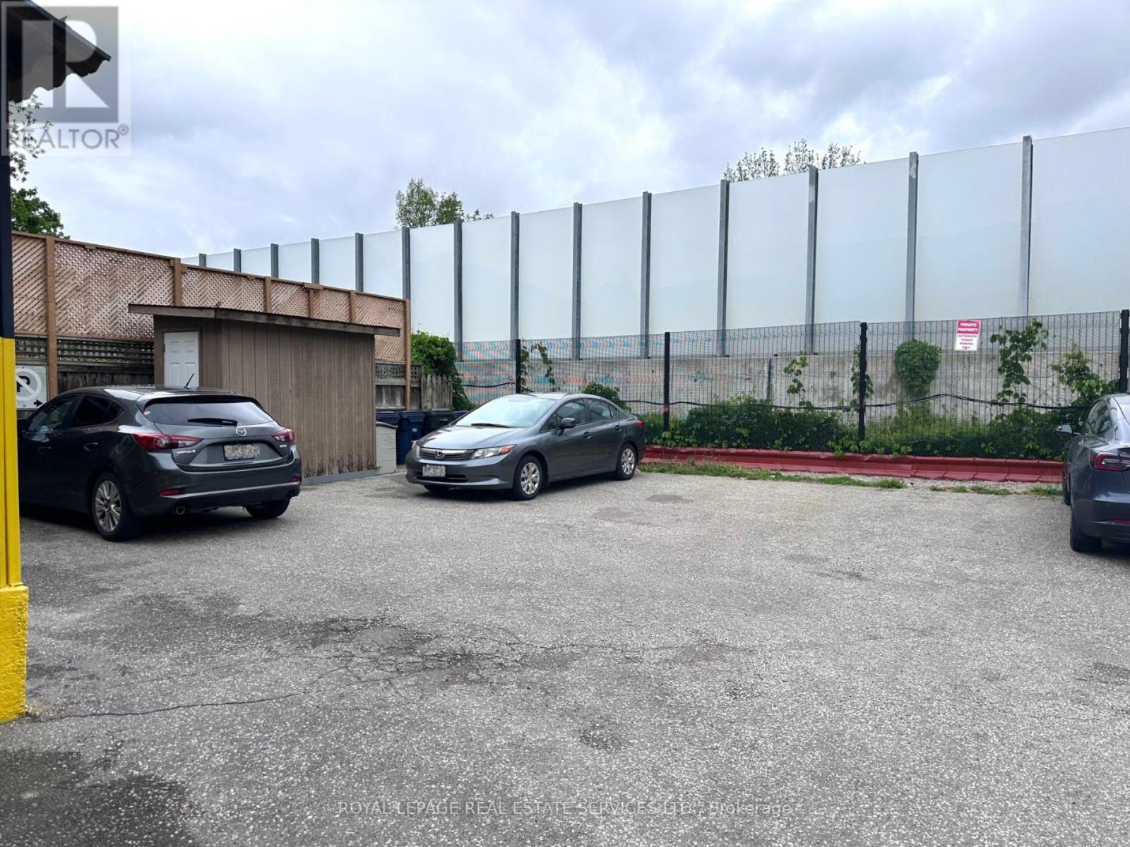 












MAIN FLOOR - 39 SOUTH STATION STREET SW

,
Toronto,




Ontario
M9N2B2

