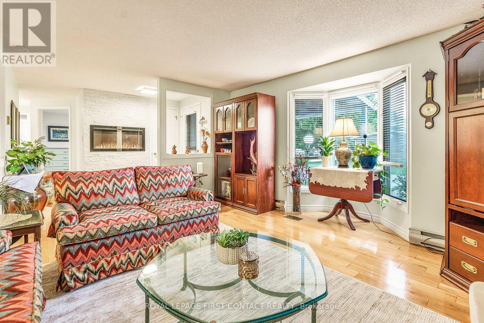 












20 COMFORTS COVE

,
Innisfil,




Ontario
L9S1S3

