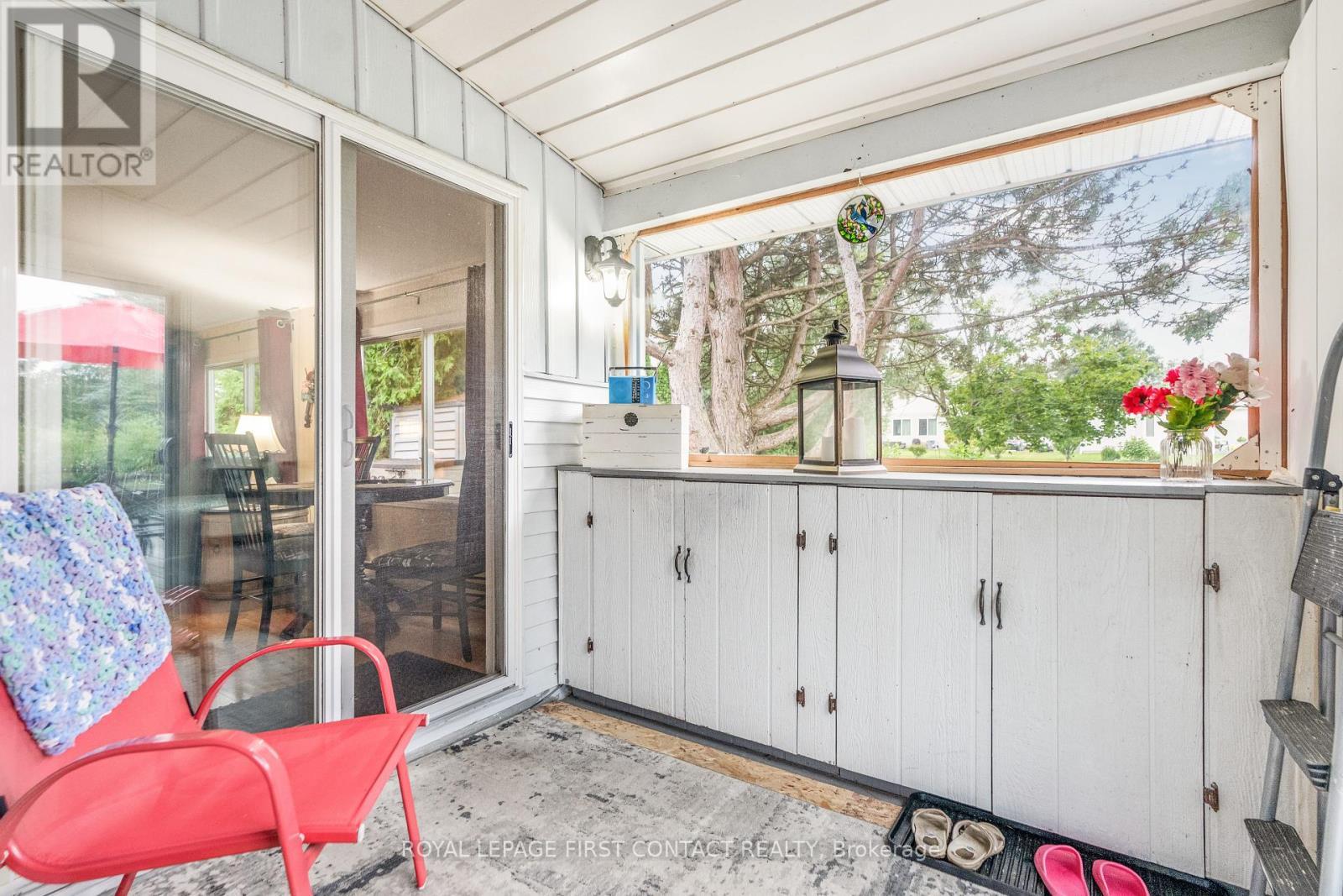 












20 COMFORTS COVE

,
Innisfil,




Ontario
L9S1S3

