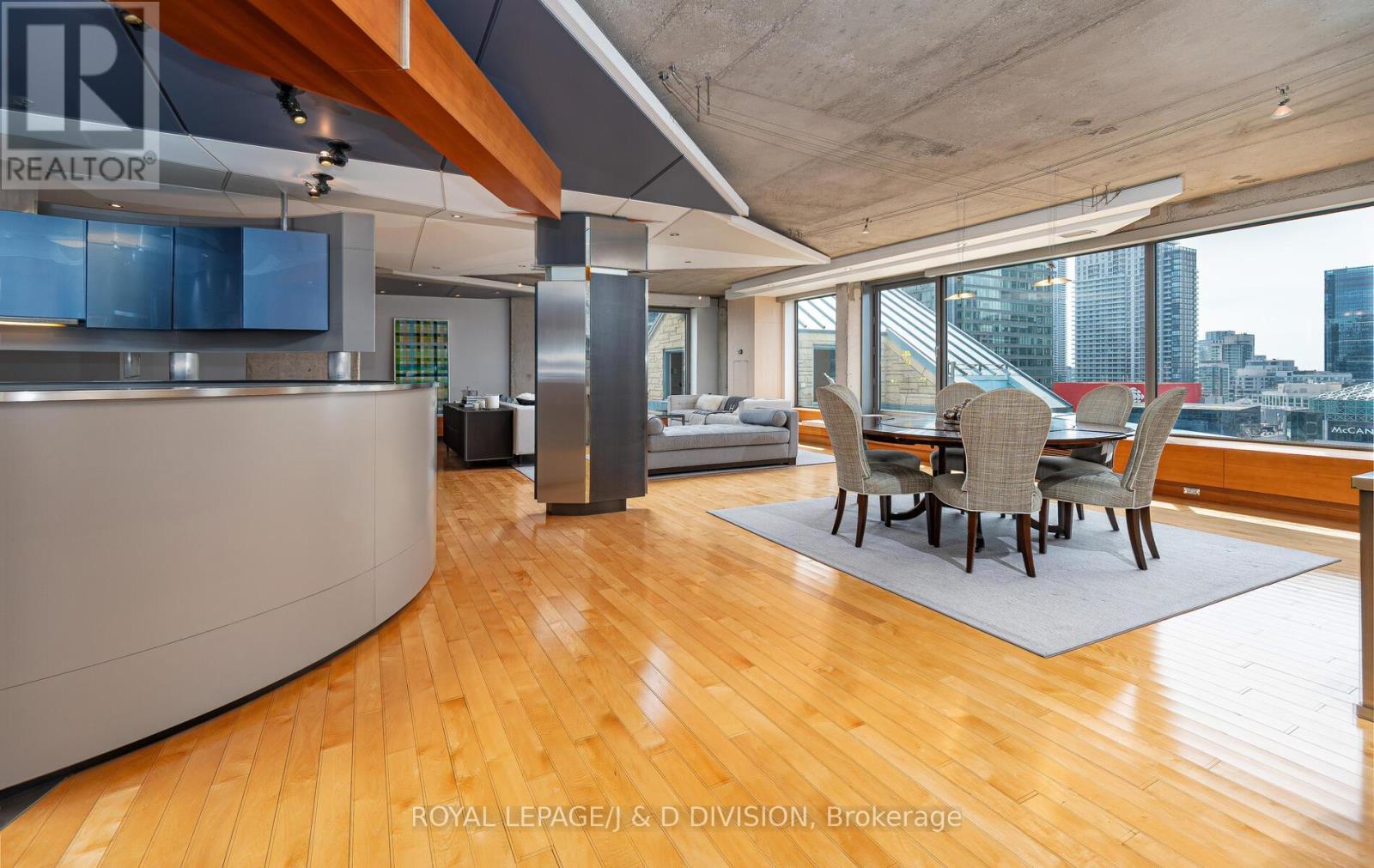 












PH2601 - 71 SIMCOE STREET

,
Toronto,




Ontario
M5J2S9

