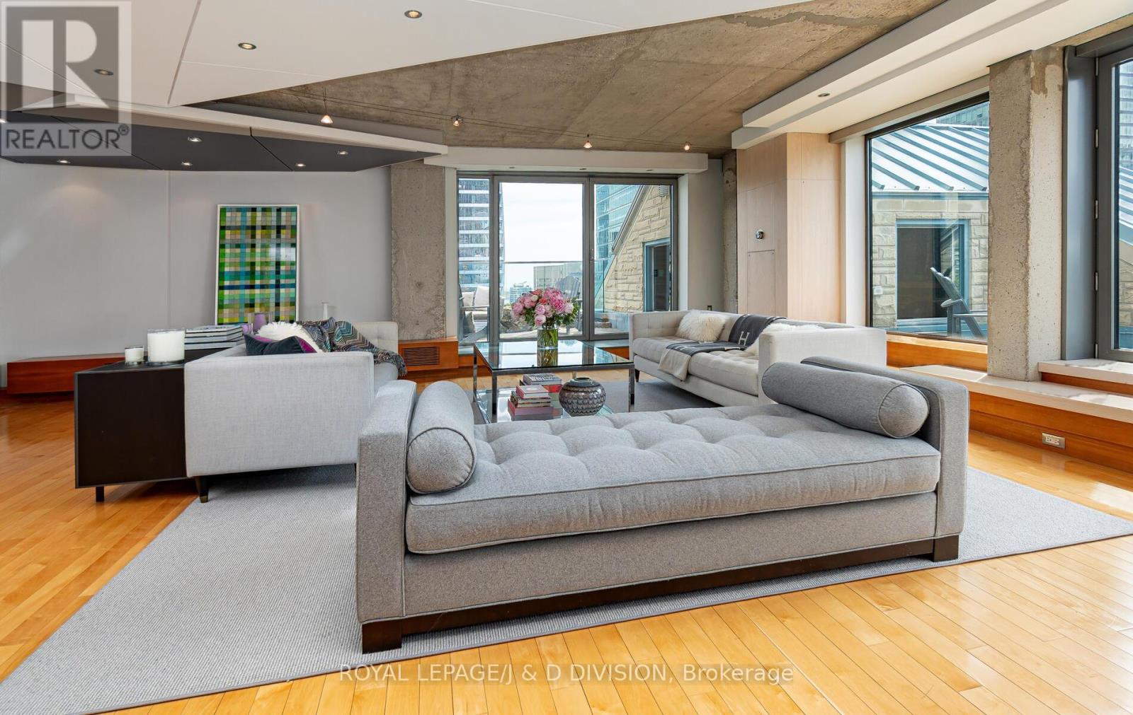 












PH2601 - 71 SIMCOE STREET

,
Toronto,




Ontario
M5J2S9

