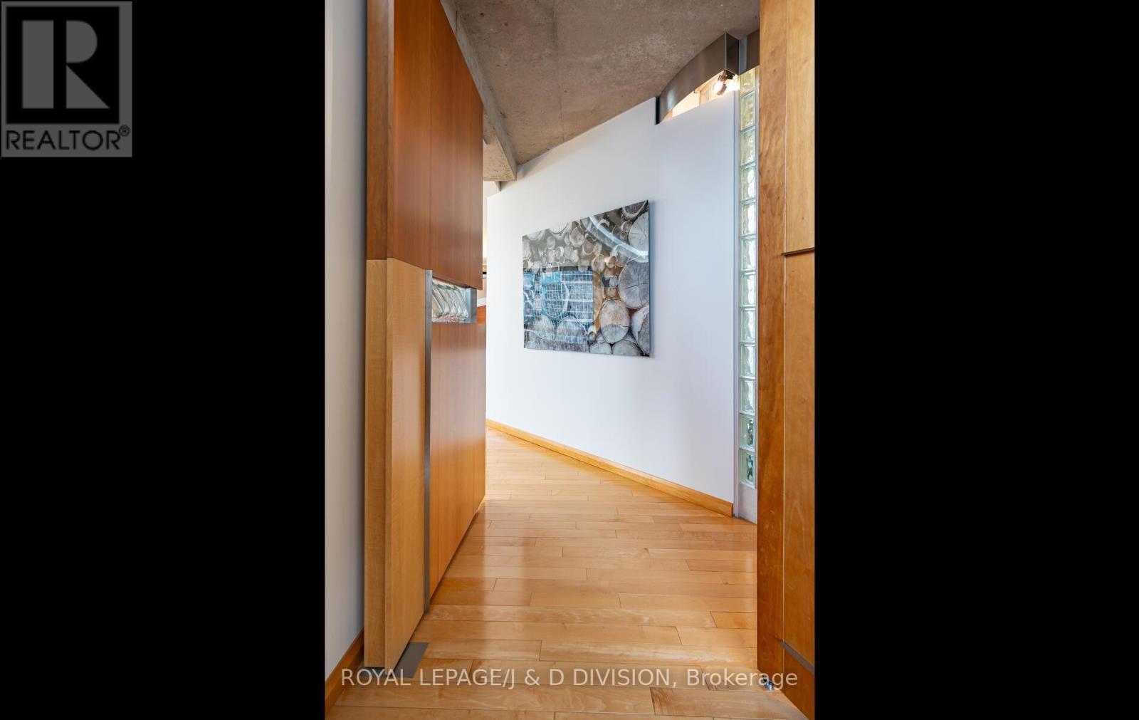












PH2601 - 71 SIMCOE STREET

,
Toronto,




Ontario
M5J2S9

