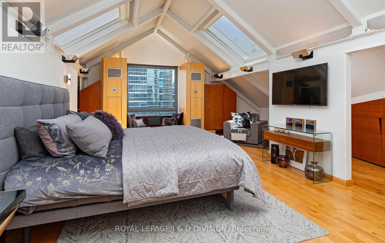 












PH2601 - 71 SIMCOE STREET

,
Toronto,




Ontario
M5J2S9

