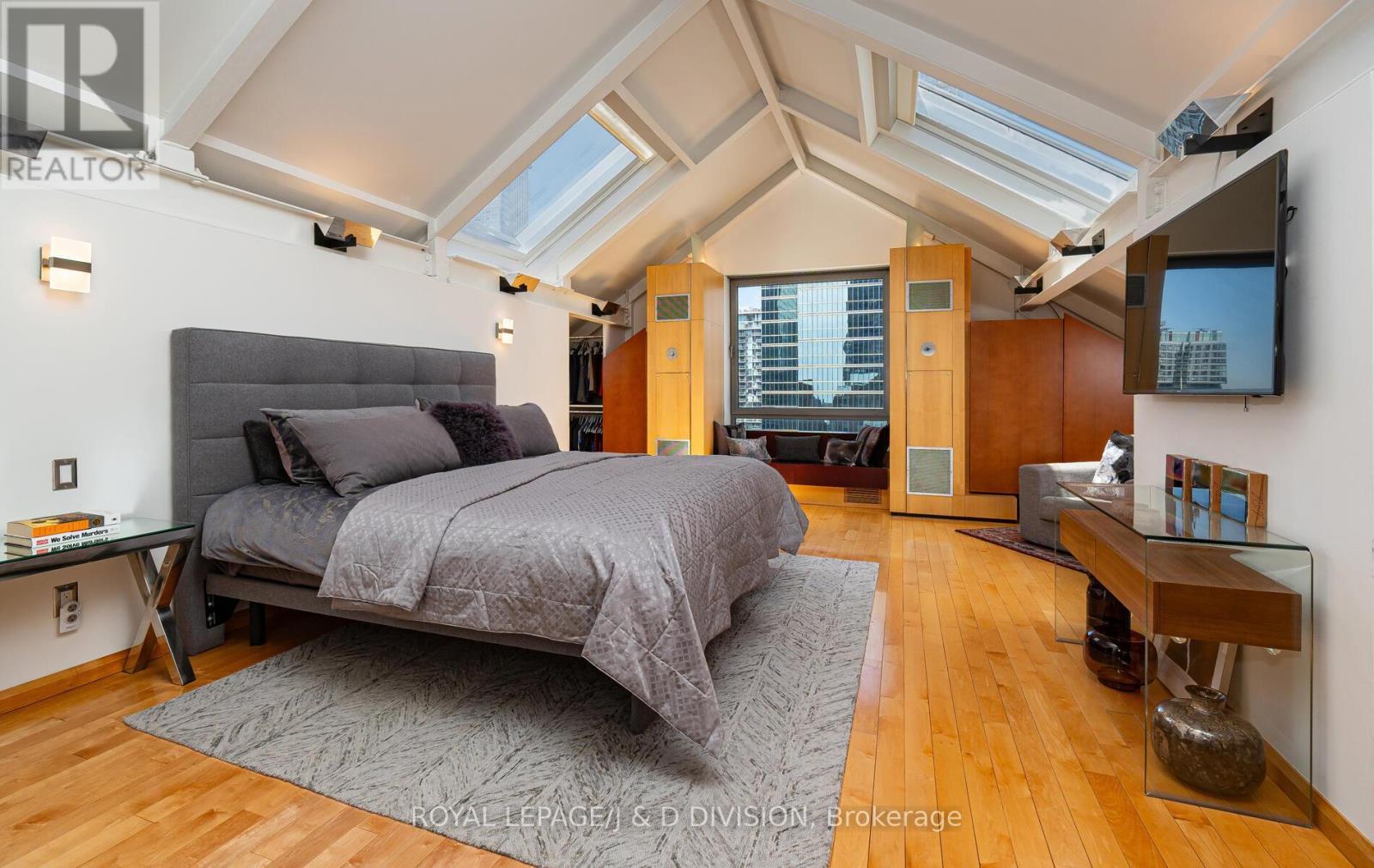 












PH2601 - 71 SIMCOE STREET

,
Toronto,




Ontario
M5J2S9

