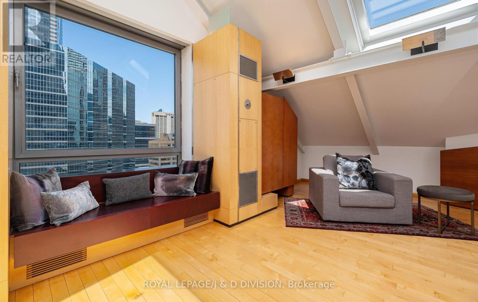 












PH2601 - 71 SIMCOE STREET

,
Toronto,




Ontario
M5J2S9

