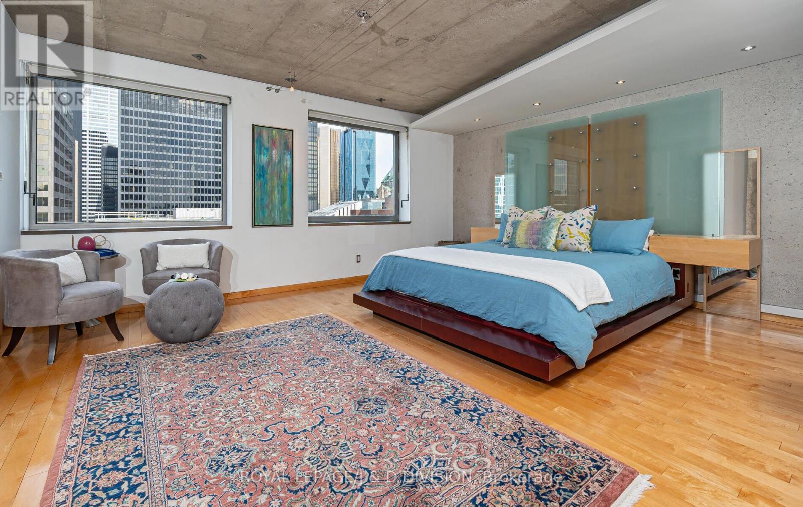 












PH2601 - 71 SIMCOE STREET

,
Toronto,




Ontario
M5J2S9

