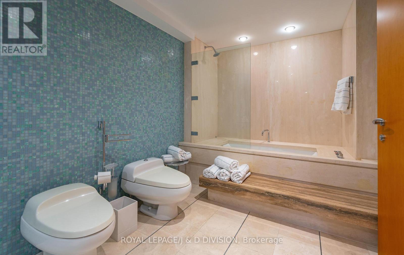 












PH2601 - 71 SIMCOE STREET

,
Toronto,




Ontario
M5J2S9

