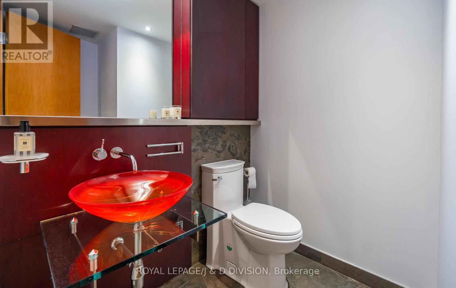












PH2601 - 71 SIMCOE STREET

,
Toronto,




Ontario
M5J2S9

