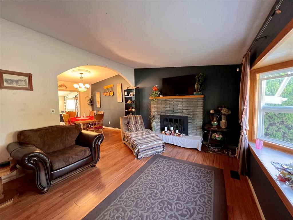 









375


Edith Gay

Road,
Kelowna,




BC
V1X 4S5

