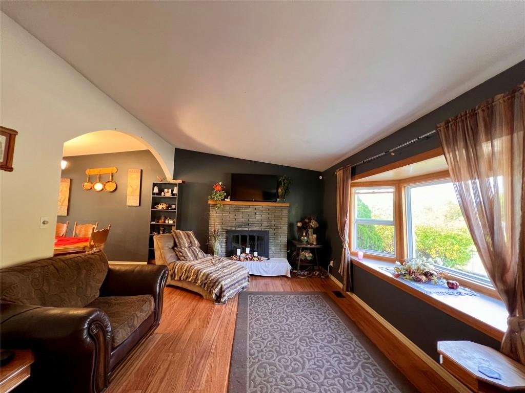 









375


Edith Gay

Road,
Kelowna,




BC
V1X 4S5

