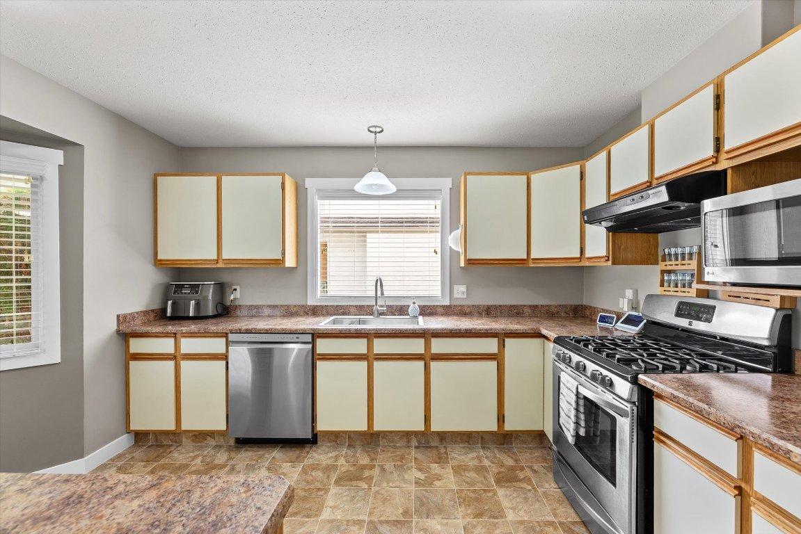 









311


Molnar

Road,
Kelowna,




BC
V1X 7B9

