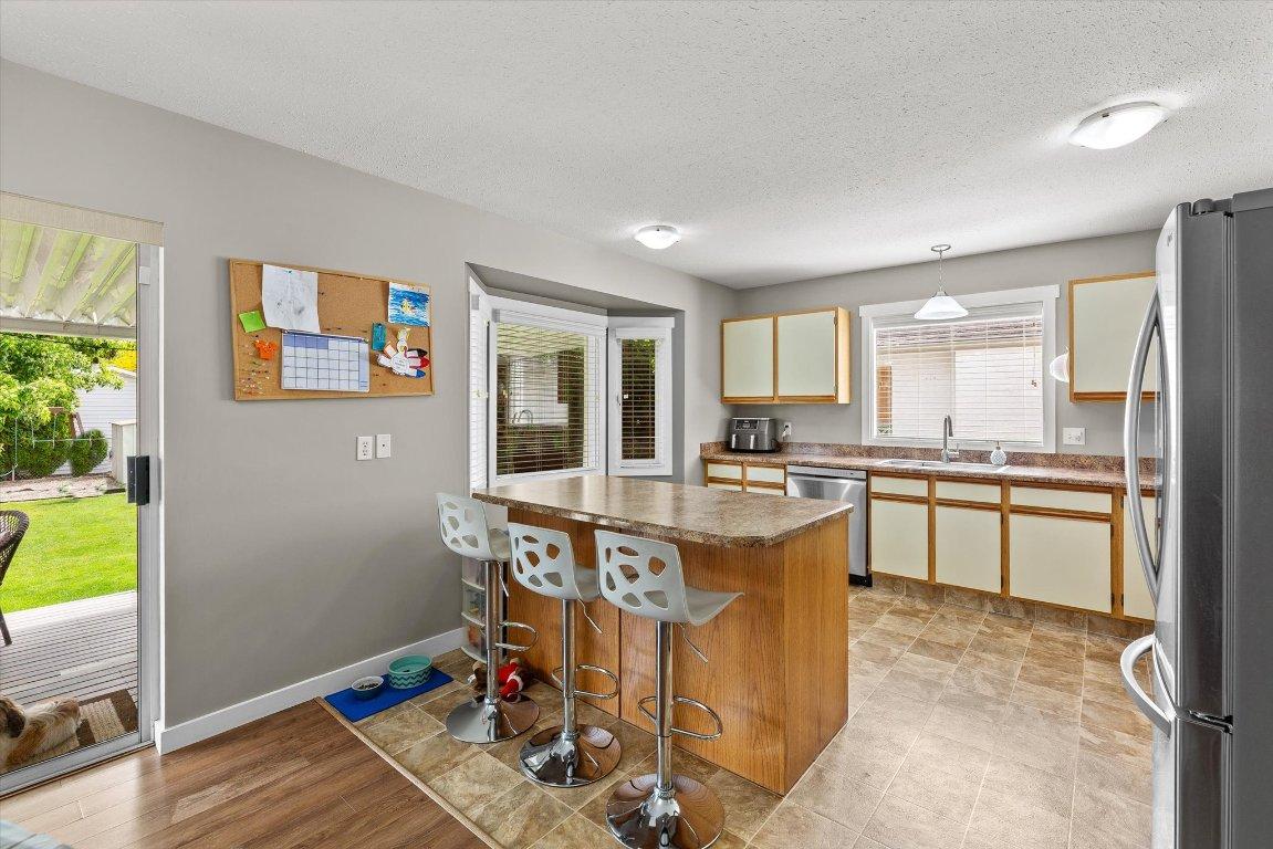 









311


Molnar

Road,
Kelowna,




BC
V1X 7B9

