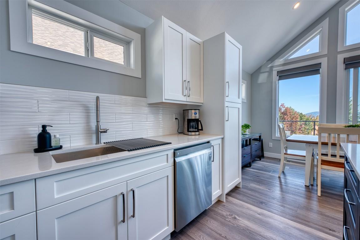









6833


Madrid

Way, 348,
Kelowna,




BC
V1Z 3R8

