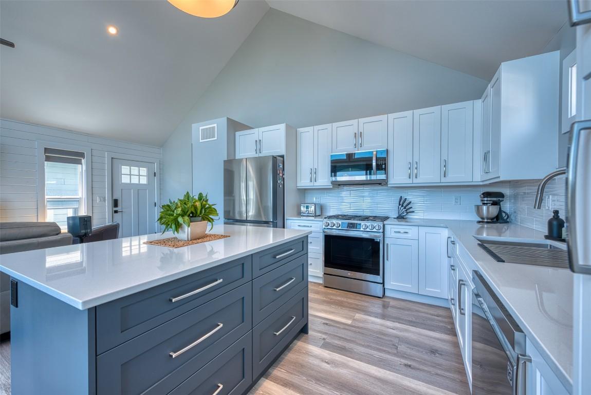 









6833


Madrid

Way, 348,
Kelowna,




BC
V1Z 3R8

