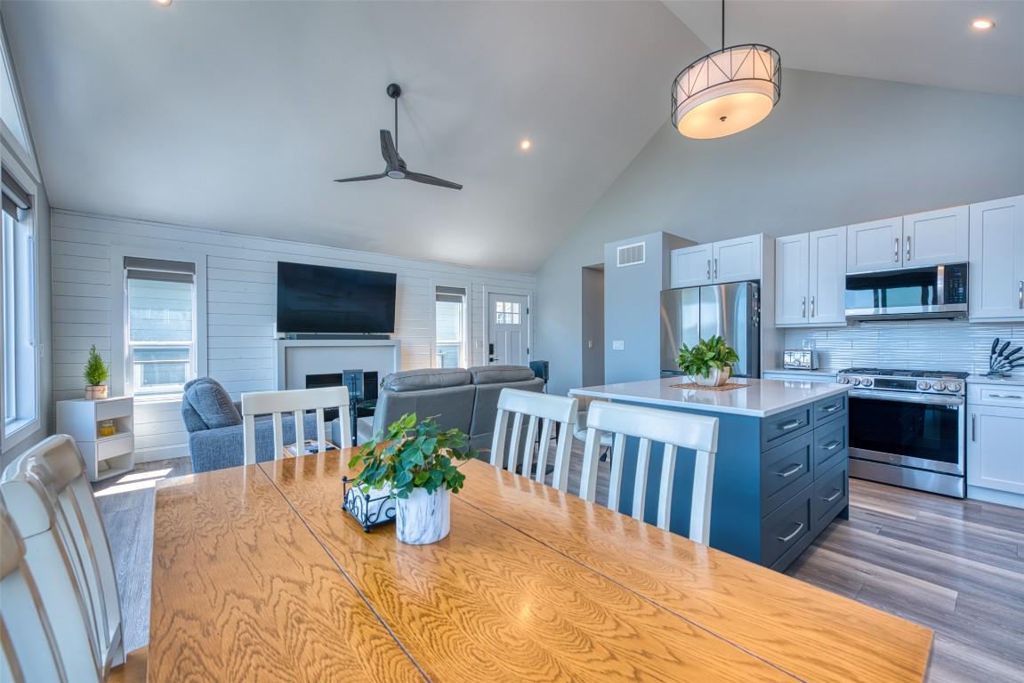 









6833


Madrid

Way, 348,
Kelowna,




BC
V1Z 3R8

