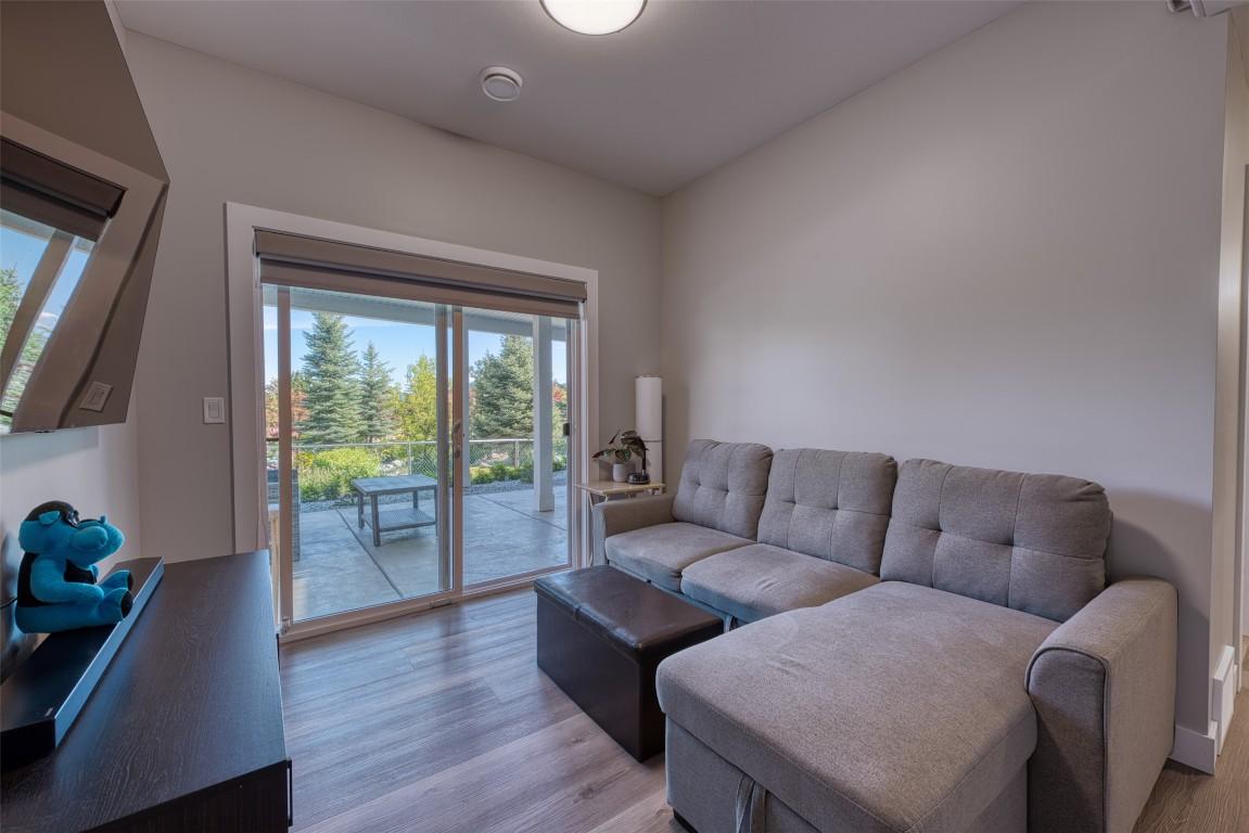 









6833


Madrid

Way, 348,
Kelowna,




BC
V1Z 3R8

