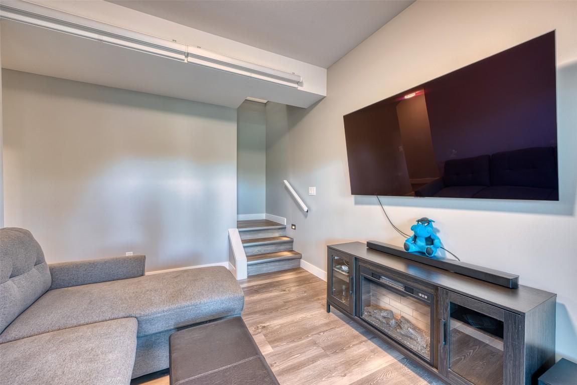 









6833


Madrid

Way, 348,
Kelowna,




BC
V1Z 3R8

