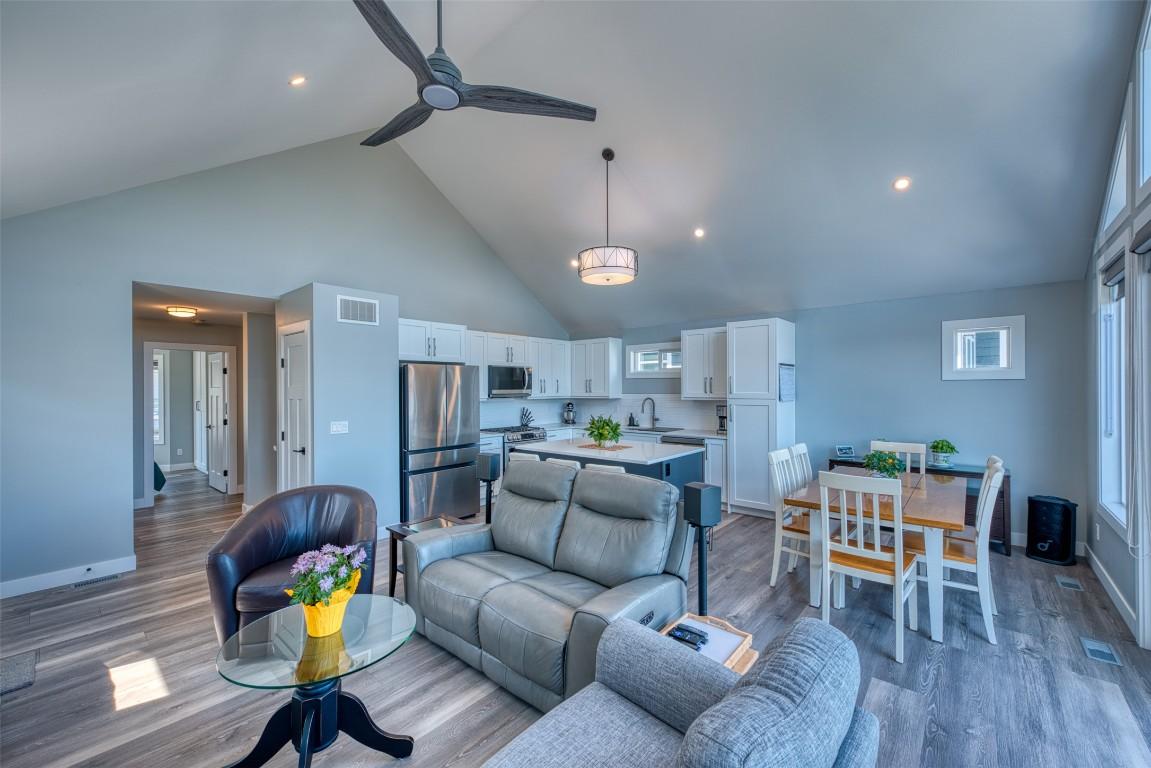 









6833


Madrid

Way, 348,
Kelowna,




BC
V1Z 3R8

